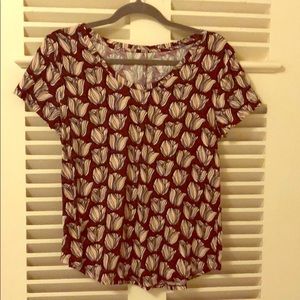 LOFT Vintage Tee - Maroon / Pink Rose Pattern - M
